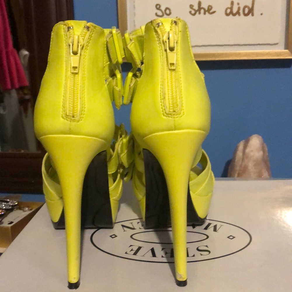 Sandal - Picture 3 of 5